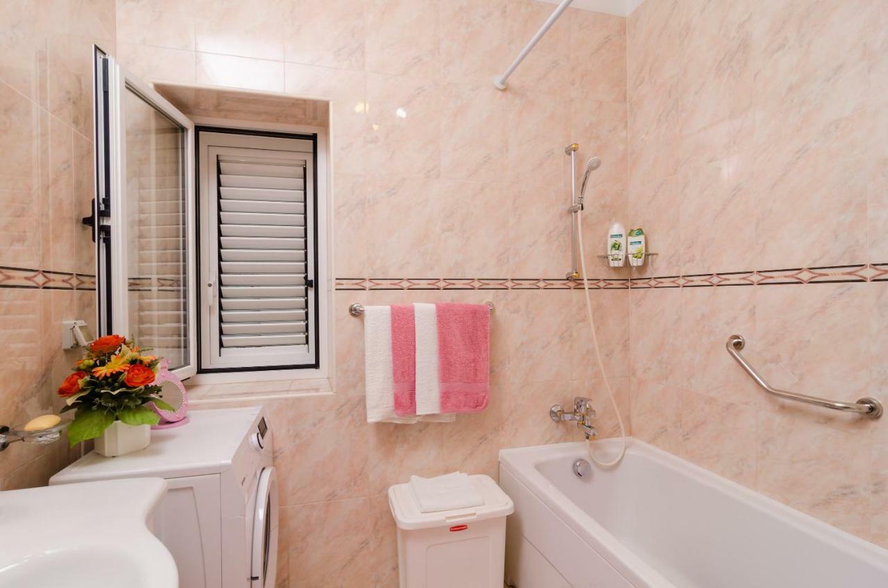 Melisa Apartment With Balcony & Free Parking Дубровник Екстериор снимка
